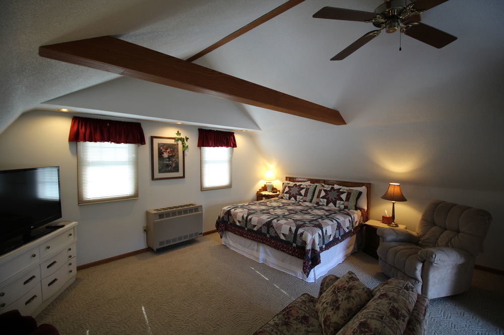 Lodge Trickling Waters Retreat
